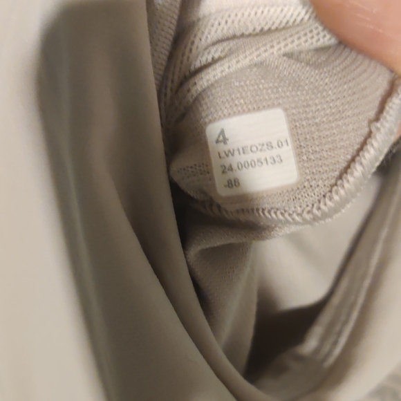 lululemon athletica Beige High-Neck Crop Top - Picture 12 of 12